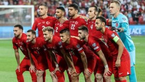 A Milli Takım'da 3 İzmirli ilk 11'de oynadı