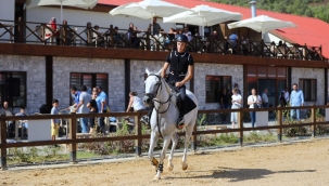 Aliağa'da Atla Terapi Merkezi açıldı