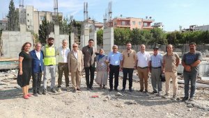 Aliağa Şehit O. Özgür Çevik Anadolu Lisesi'nde inşaat sürüyor