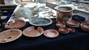 Assos Antik Kenti'nde bulunan 1800 yıllık kaplar, gündelik yaşama ışık tutuyor