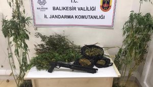 Balıkesir'de uyuşturucu operasyonu: 3 gözaltı
