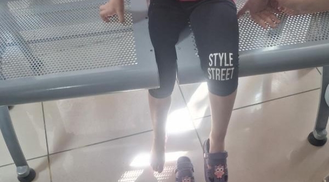 Banka bacağı sıkışan çocuğu itfaiye kurtardı