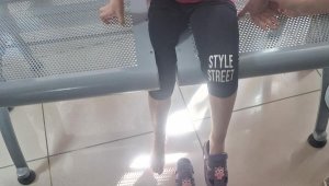 Banka bacağı sıkışan çocuğu itfaiye kurtardı