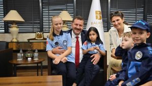 Başkan Yücel ile çocuklar telsizden Zabıta Haftası'nı kutladı