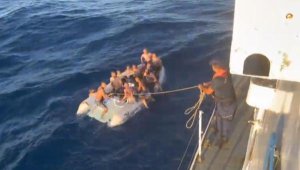 Bodrum'da 16 kaçak göçmen böyle kurtarıldı