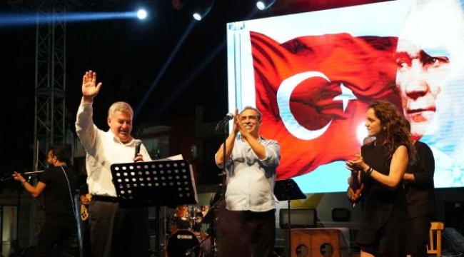 Çeşme Festivali'nde Ege rüzgarı