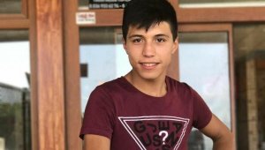 Epilepsi nöbeti geçirip düştü otomobil çarptı