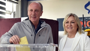 "Eşime dedim ki porno kasetim çıkmış"