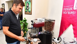 Gol kralı, İzmir'de barista krallığına soyundu