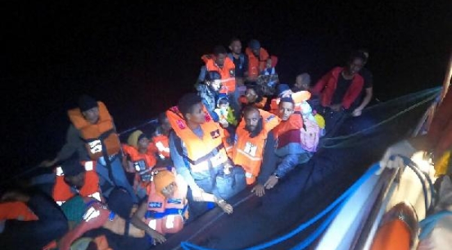 İzmir açıklarında 150 kaçak göçmen yakalandı