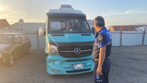 İzmir'de belediye zabıtası, saldırgan minibüs şoförüne ceza yazdı