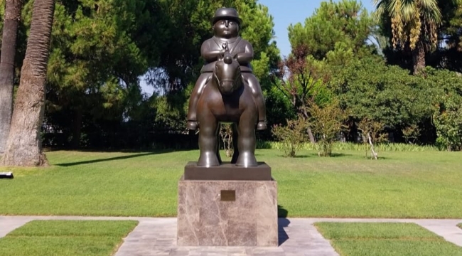 İzmir'deki bu heykeli yapan ünlü heykeltıraş hayatını kaybetti