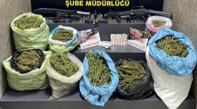 İzmir'de 33 adrese baskın