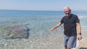 İzmir'de denize konulan bu kaya sakat bırakıyor