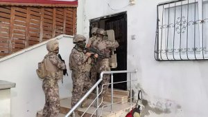 İzmir'de iki terör örgütüne operasyon