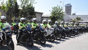 İzmir'de motosikletli Şahin ve Yunus polislerinden denetim