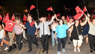 Karabağlar'da geleneksel kortej ve Sevcan Orhan coşkusu