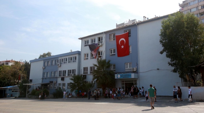 Karabağlar'da okullar yeni döneme hazır