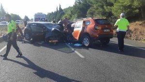 Karşı şeride geçti, cipe çarptı; 2 ölü, 2 yaralı