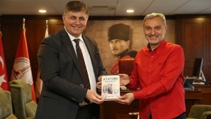 Karşıyaka Belediyesi'nde şok! Başkan yardımcısı Diker istifa etti