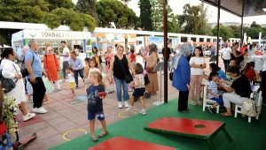 Karşıyaka'nın sokak şenliği ilçe sınırlarını aştı