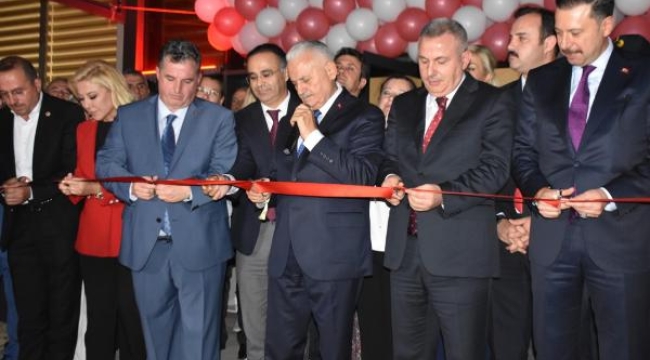 Kınık Öğretmenevi ve Halk Eğitim Merkezi hizmete girdi