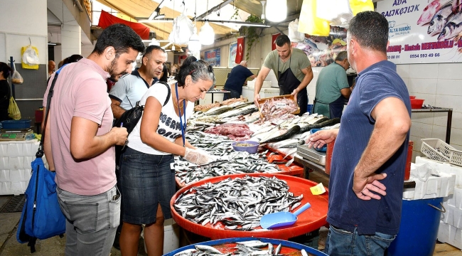 Kuşadası'nda belediye tarım müdürlüğünden balık denetimi