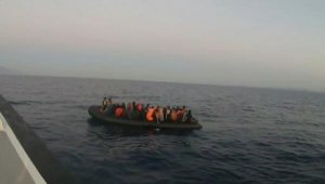 Kuşadası'nda 53 kaçak göçmen kurtarıldı