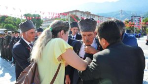 Manisa'da, kurtuluş yıl dönümü töreninde Kıbrıs gazisi fenalaştı