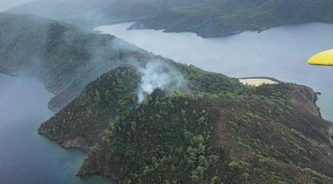 Marmaris'te yıldırım düştü orman yangını çıktı