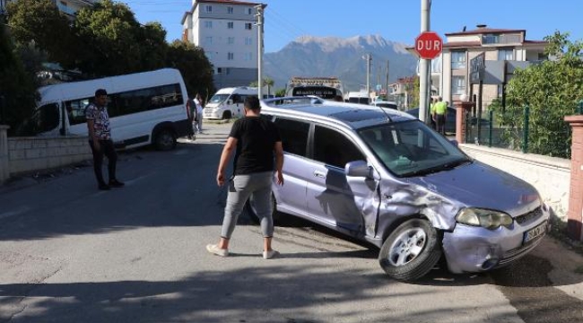 Okul servisinde can pazarı: 14 yaralı