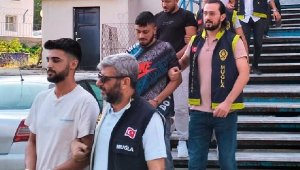 Para, cep telefonu ve motosiklet gasbeden 6 şüpheliden 5'i tutuklandı