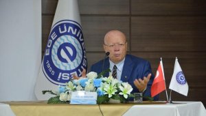 Prof. Dr. Arı, 101'inci yıl dönümünde '9 Eylül İzmir'in Kurtuluşu'nu anlattı