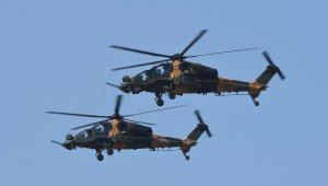 TEKNOFEST'te F-16 savaş uçağı ve helikopterle kol uçuşu gösterisi