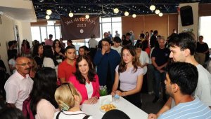 Üniversiteyi kazanan her gence 2 bin lira cep harçlığı