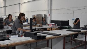 Yüzde 100 yerli üretim yapan metal ve mobilya tesisi hizmete açıldı