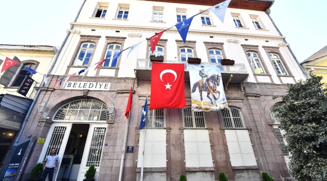 35 bin metrekare Türk bayraklarıyla donatıldı