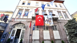 35 bin metrekare Türk bayraklarıyla donatıldı