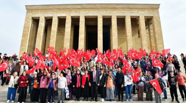 Alaşehirli kadınlardan Anıtkabir ziyareti