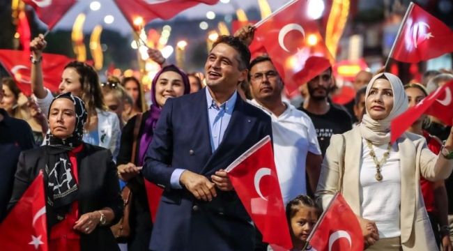 Aliağa Belediyesi'nden 100.Yıl Korteji ve Nilüfer konseri