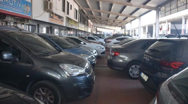 Araba değiştirmek isteyenler dikkat! İkinci el otomobil satışlarında 'aksesuar' fırsatçılığı