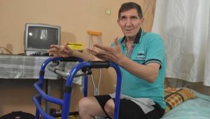 Ayağına cam parçası battı, bacağını kaybetti