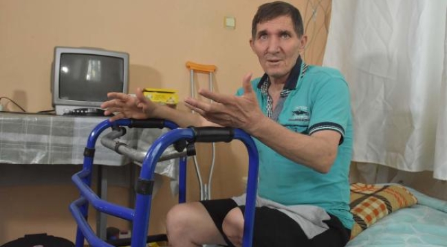 Ayağına cam parçası battı, bacağını kaybetti