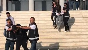 Aydın'da otomobilde ruhsatsız 199 tabanca ele geçirildi