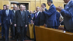 Bahçeli, HEDEP'lilere 'p..venkler' diyen milletvekiline sahip çıktı