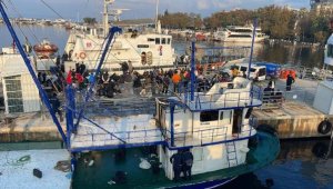 Balıkçı teknesinde 120 kaçak göçmen yakalandı