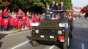 Balıkesir'de 29 Ekim nedeniyle her yer kırmızı beyaz