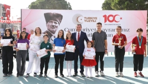 Bergama Belediye Başkanı Koştu: Daha nice yüzyıllara