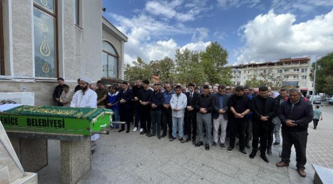 Çanakkale'de ormanda ölü bulunan sağlıkçı, son yolculuğuna uğurlandı