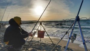 Çeşme'de 4. Surfcasting Balık Turnuvası için gün sayıyor